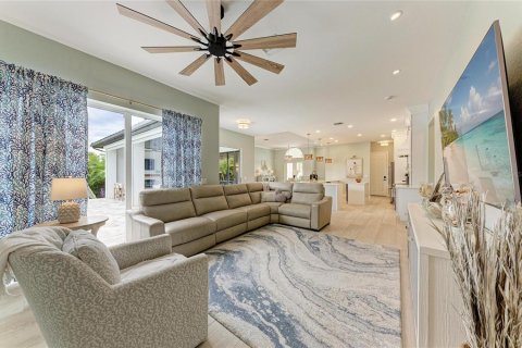 Casa en venta en Punta Gorda, Florida, 4 dormitorios, 245.08 m2 № 2356454 - foto 16