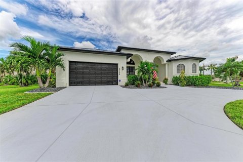 Casa en venta en Punta Gorda, Florida, 4 dormitorios, 245.08 m2 № 2356454 - foto 2