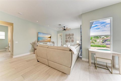 Casa en venta en Punta Gorda, Florida, 4 dormitorios, 245.08 m2 № 2356454 - foto 14