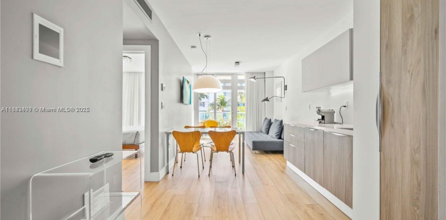 Condominio en Miami Beach, Florida, 1 dormitorio  № 1842654