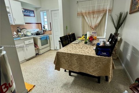 Casa en venta en Miami, Florida, 2 dormitorios, 90.86 m2 № 1976198 - foto 3