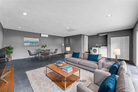 Casa en venta en Pinecrest, Florida, 4 dormitorios, 291.25 m2 № 2032682 - foto 5