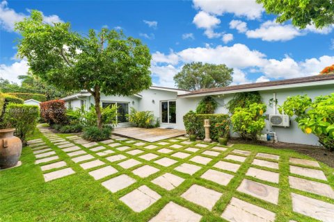 Casa en venta en Pinecrest, Florida, 4 dormitorios, 291.25 m2 № 2032682 - foto 9