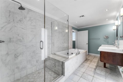 Casa en venta en Pinecrest, Florida, 4 dormitorios, 291.25 m2 № 2032682 - foto 19