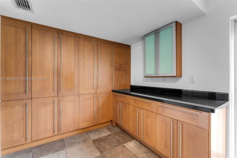 Casa en venta en Pinecrest, Florida, 4 dormitorios, 291.25 m2 № 2032682 - foto 18