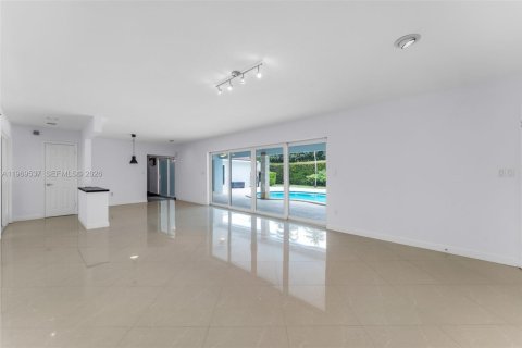Casa en venta en Pinecrest, Florida, 4 dormitorios, 291.25 m2 № 2032682 - foto 20