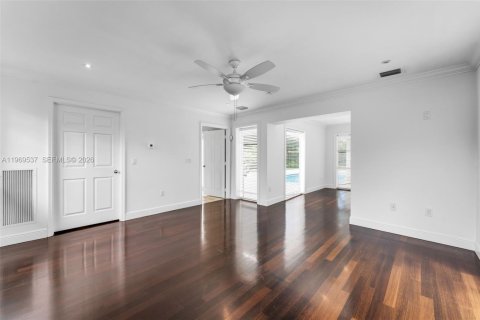 Casa en venta en Pinecrest, Florida, 4 dormitorios, 291.25 m2 № 2032682 - foto 22