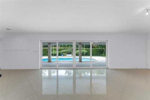 Casa en venta en Pinecrest, Florida, 4 dormitorios, 291.25 m2 № 2032682 - foto 14