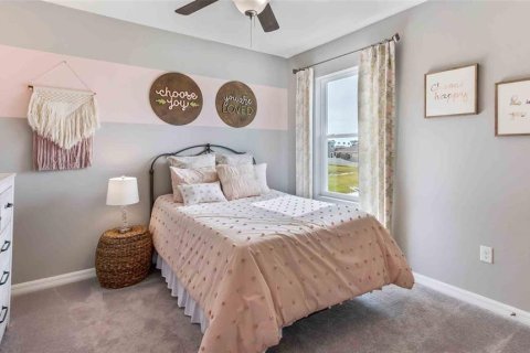 Casa en venta en Zephyrhills, Florida, 5 dormitorios, 227.89 m2 № 1813245 - foto 13