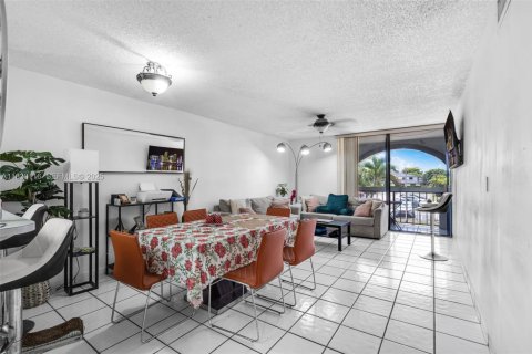 Copropriété à vendre à Miami, Floride: 2 chambres, 86.96 m2 № 1977451 - photo 3