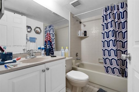 Copropriété à vendre à Miami, Floride: 2 chambres, 86.96 m2 № 1977451 - photo 13