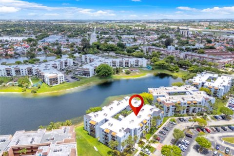 Condominio en venta en Miami, Florida, 2 dormitorios, 86.96 m2 № 1977451 - foto 29