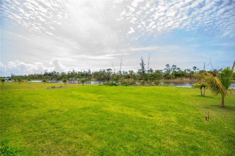 Casa en venta en Port Charlotte, Florida, 4 dormitorios, 227.24 m2 № 2100234 - foto 8