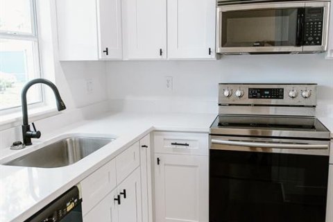 Casa en venta en Eustis, Florida, 4 dormitorios, 131.46 m2 № 1853571 - foto 6