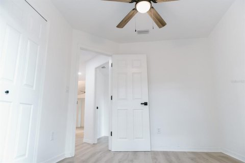 Casa en venta en Eustis, Florida, 4 dormitorios, 131.46 m2 № 1853571 - foto 11