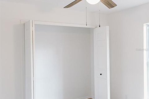 Casa en venta en Eustis, Florida, 4 dormitorios, 131.46 m2 № 1853571 - foto 9