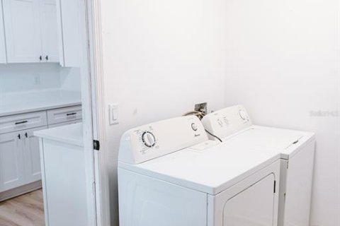 Casa en venta en Eustis, Florida, 4 dormitorios, 131.46 m2 № 1853571 - foto 7