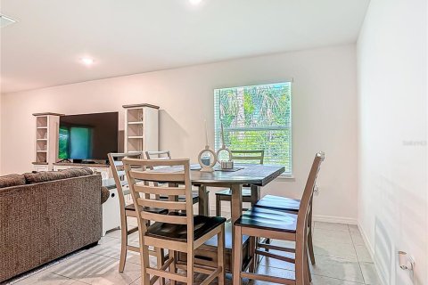 Villa ou maison à vendre à Edgewater, Floride: 4 chambres, 200.11 m2 № 1717049 - photo 9