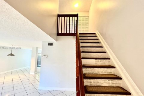 Touwnhouse à louer à Miami, Floride: 3 chambres, 168.99 m2 № 1896270 - photo 10