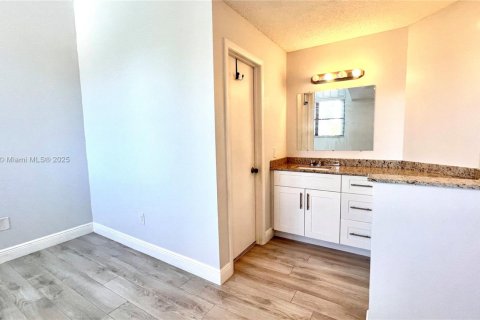 Touwnhouse à louer à Miami, Floride: 3 chambres, 168.99 m2 № 1896270 - photo 15