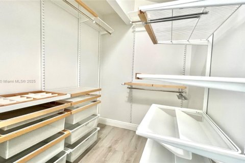 Touwnhouse à louer à Miami, Floride: 3 chambres, 168.99 m2 № 1896270 - photo 14