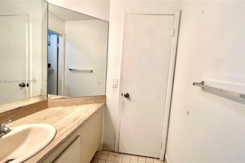 Touwnhouse à louer à Miami, Floride: 3 chambres, 168.99 m2 № 1896270 - photo 21