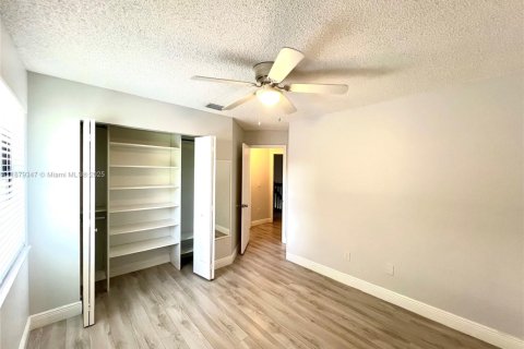 Touwnhouse à louer à Miami, Floride: 3 chambres, 168.99 m2 № 1896270 - photo 17