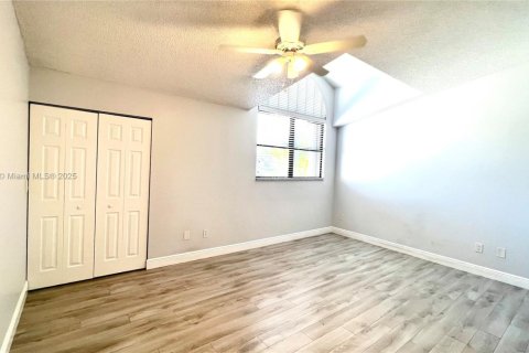 Touwnhouse à louer à Miami, Floride: 3 chambres, 168.99 m2 № 1896270 - photo 12