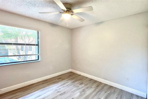 Touwnhouse à louer à Miami, Floride: 3 chambres, 168.99 m2 № 1896270 - photo 22