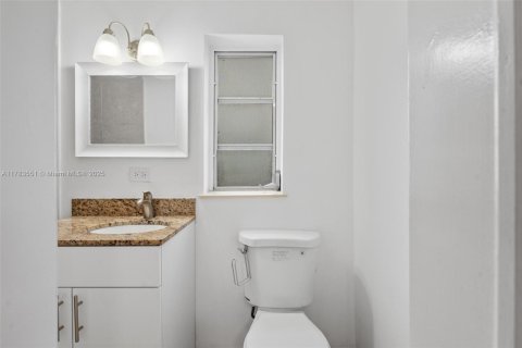 Propiedad comercial en venta en Miami Beach, Florida, 215.07 m2 № 1938778 - foto 27