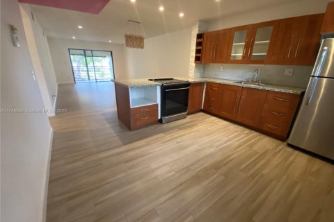 Condominio en venta en Tamarac, Florida, 2 dormitorios, 92.9 m2 № 1486771 - foto 4