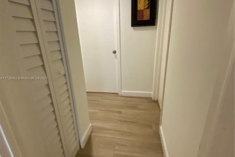 Condominio en venta en Tamarac, Florida, 2 dormitorios, 92.9 m2 № 1486771 - foto 17