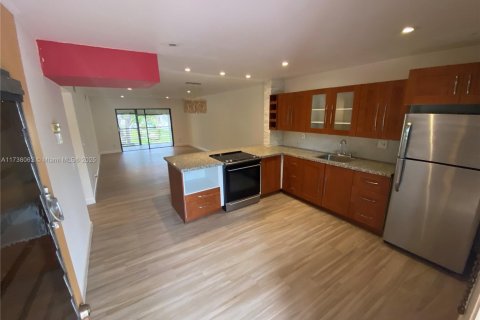Condominio en venta en Tamarac, Florida, 2 dormitorios, 92.9 m2 № 1486771 - foto 7