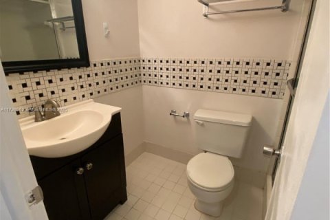 Condominio en venta en Tamarac, Florida, 2 dormitorios, 92.9 m2 № 1486771 - foto 14