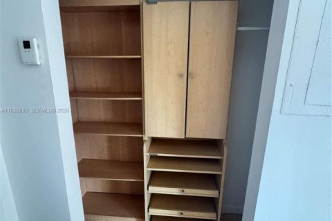 Condominio en alquiler en Miami Beach, Florida, 43.85 m2 № 1991797 - foto 7