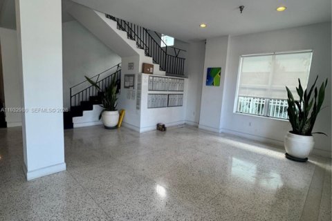 Condominio en alquiler en Miami Beach, Florida, 43.85 m2 № 1991797 - foto 11