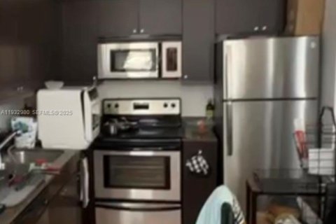 Снять в аренду кондоминиум в Майами-Бич, Флорида 43.85м2, № 1991797 - фото 3