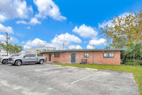 Immobilier commercial à vendre à North Miami, Floride № 2075882 - photo 7