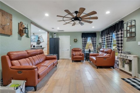 House in Mount Dora, Florida 3 bedrooms, 166.67 sq.m. № 1815663 - photo 7