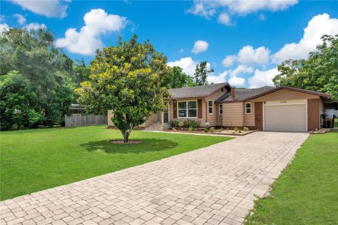 House in Mount Dora, Florida 3 bedrooms, 166.67 sq.m. № 1815663 - photo 2