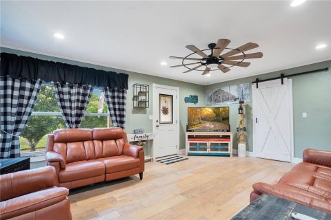 House in Mount Dora, Florida 3 bedrooms, 166.67 sq.m. № 1815663 - photo 5