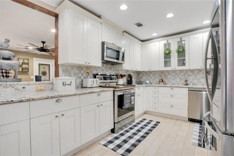 House in Mount Dora, Florida 3 bedrooms, 166.67 sq.m. № 1815663 - photo 8