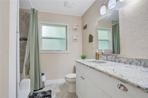 House in Mount Dora, Florida 3 bedrooms, 166.67 sq.m. № 1815663 - photo 23