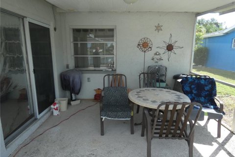 House in Port Richey, Florida 2 bedrooms, 105.54 sq.m. № 1870602 - photo 4