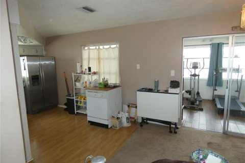 House in Port Richey, Florida 2 bedrooms, 105.54 sq.m. № 1870602 - photo 10