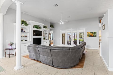Villa ou maison à vendre à Cape Coral, Floride: 4 chambres, 235.04 m2 № 1528261 - photo 7