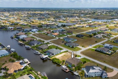 Villa ou maison à vendre à Cape Coral, Floride: 4 chambres, 235.04 m2 № 1528261 - photo 5
