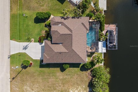Villa ou maison à vendre à Cape Coral, Floride: 4 chambres, 235.04 m2 № 1528261 - photo 4