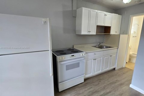 Apartamento en alquiler en Fort Lauderdale, Florida, 1 dormitorio, 51.1 m2 № 1923272 - foto 4