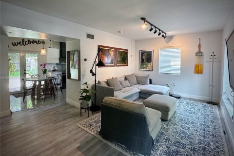 Villa ou maison à louer à Miami, Floride: 4 chambres, 157.93 m2 № 1872185 - photo 7